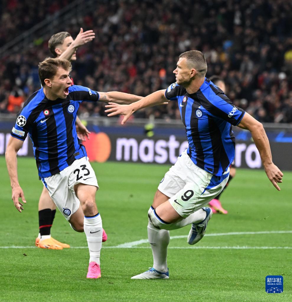 英媒：两家沙特球队将在1月报价萨拉赫，金额远低于2亿镑（英媒称两家沙特俱乐部拟于1月求购萨拉赫，报价大幅低于2亿英镑）