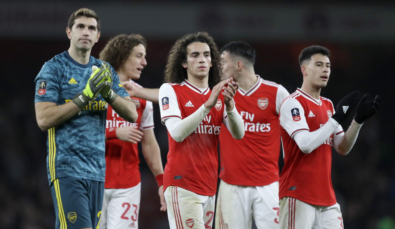 鲍威尔：不担心热火近5场输4场，我们能把细节做得更好（鲍威尔不担心热火近五战四败：细节提升能解决问题）