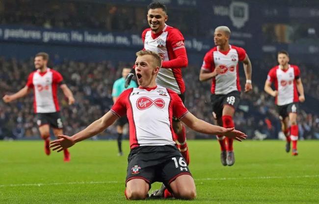 阿斯：维尼修斯希望继续为皇马效力，续约谈判已步入正轨（阿斯：维尼修斯愿留皇马，续约谈判进展顺利）