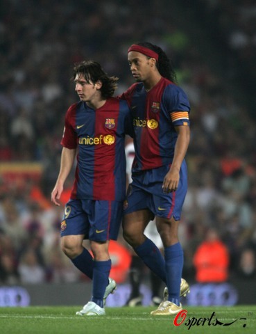 英超积分榜：曼城暂升二桑德兰仍高歌 纽卡超曼联红军（英超积分榜：曼城暂列第二，桑德兰延续强势，纽卡反超曼联与利物浦）