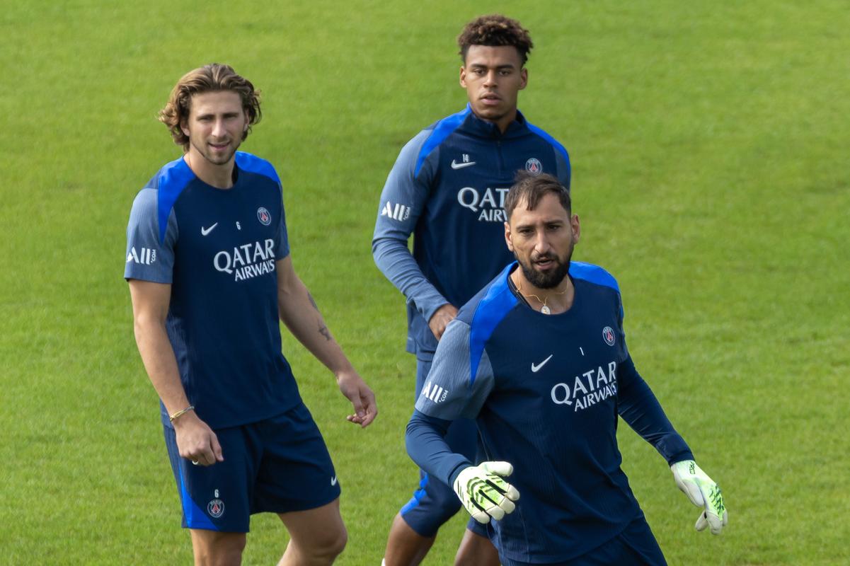 库里：我又不能从别人头顶飞过去，所以必须打得更有技巧（库里：跳不过对手，只能靠技巧取胜）