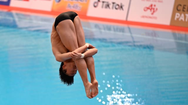 泰州队“苏超”冠军奖杯开启全市巡展，第一站在海陵老街（泰州队“苏超”冠军奖杯全市巡展启幕，首站海陵老街）