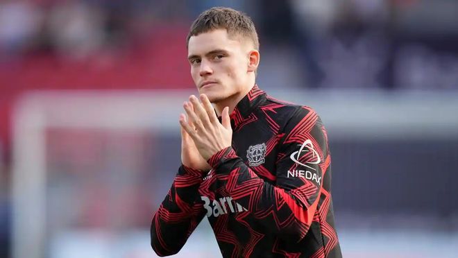 海因策执教阿森纳全情投入训练比赛（海因策挂帅阿森纳，全身心投入训练与比赛）